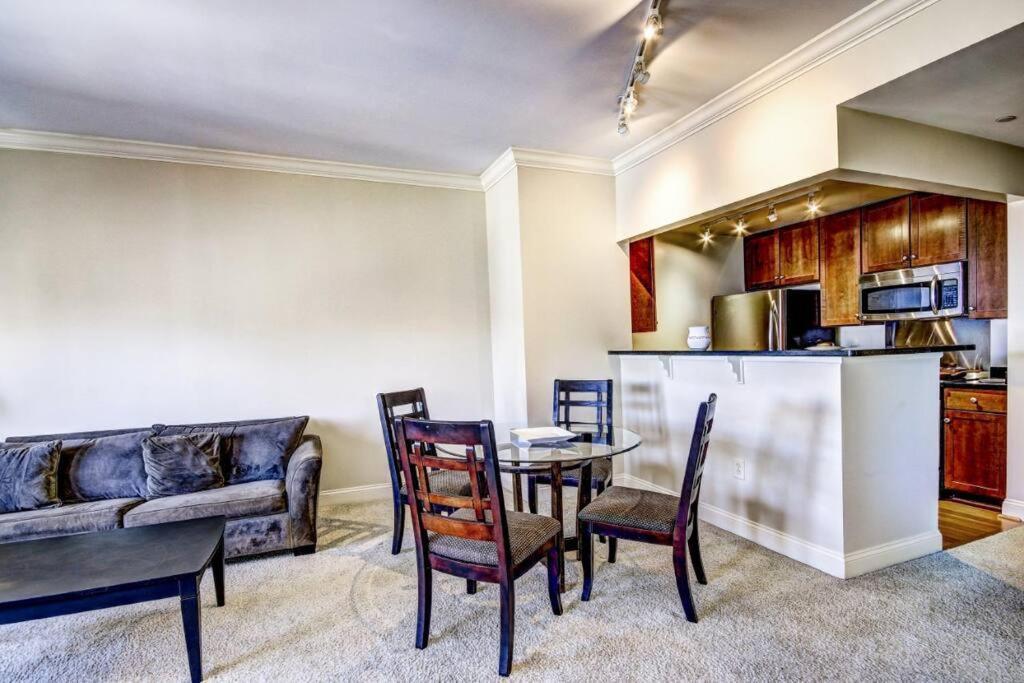 Chase Penthouse At 39 West Baltimore Inner Harbor Convention Center Free Indoor Parking One And Two Bedrooms Extérieur photo